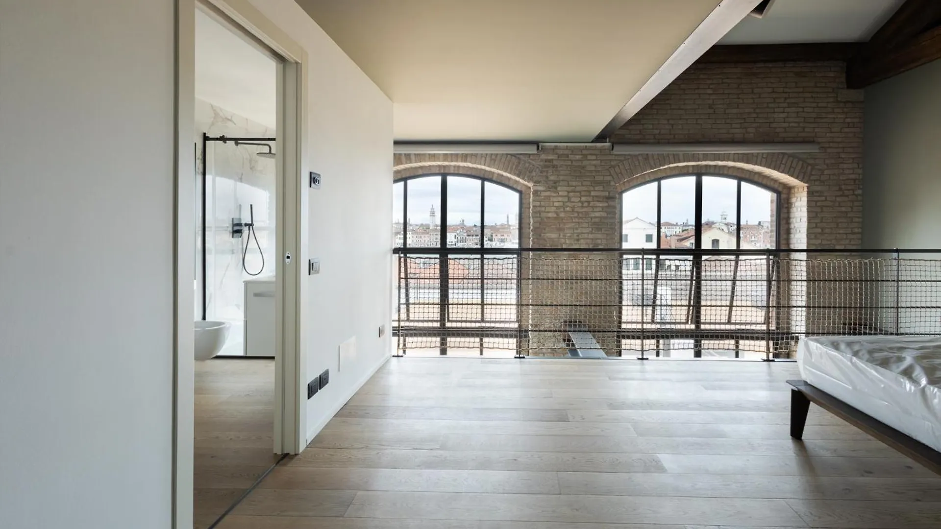 Venice Penthouse - Loft With Canal View Apartment